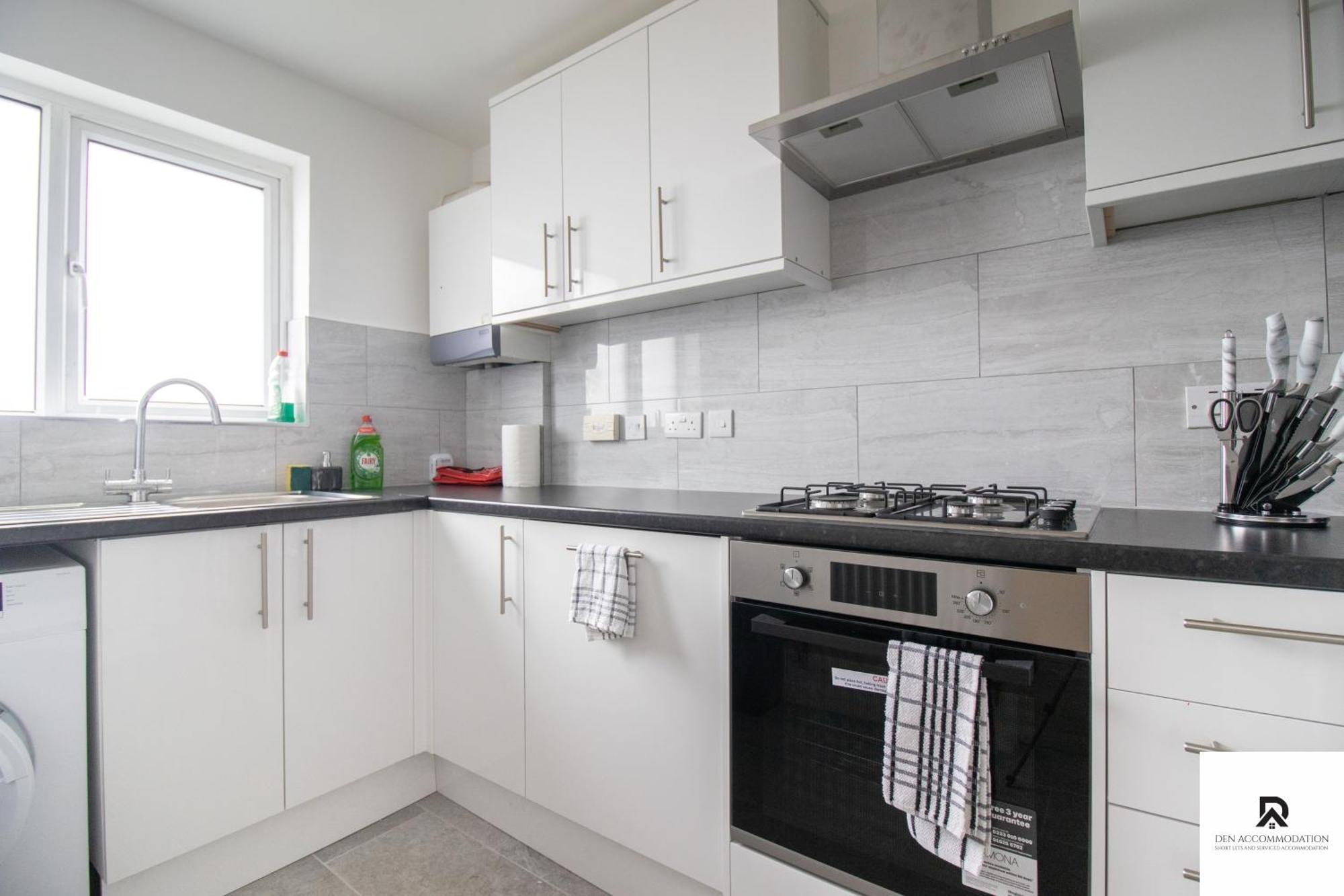 Newly Launched Two Bedroom House By Den Accommodation Short Lets & Serviced Accommodation With Garden London Exterior foto